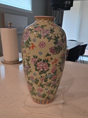 Rare Chinese Mille Fleurs Porcelain Vase